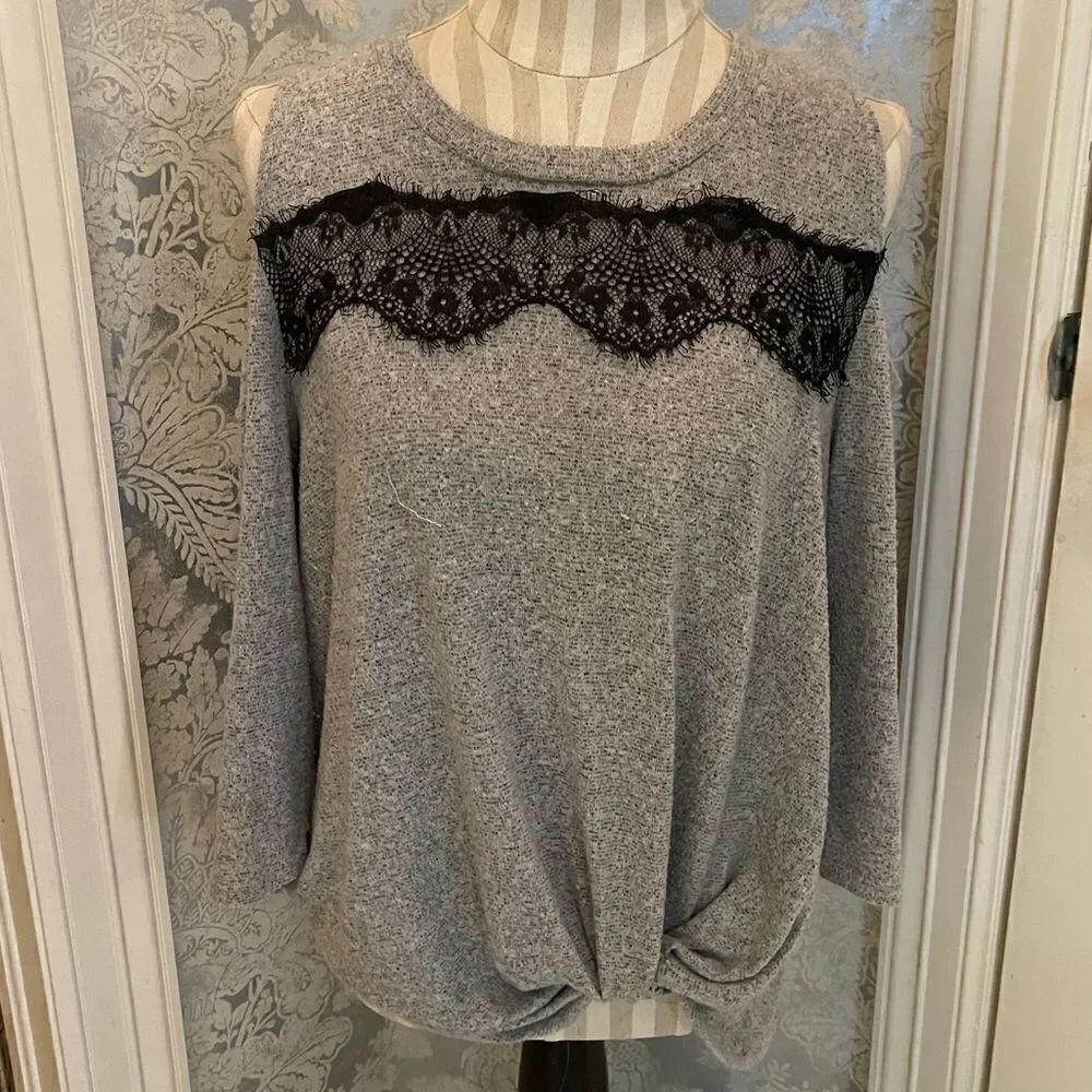 AWESOME KNIT Cold Shoulder Top! - Picture 14 of 16
